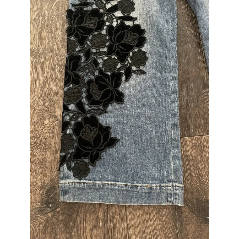 7 For All Mankind Jeans Womens 28 Medium Wash Cropped Alexa Embroidered Flowers - Picture 3 of 16